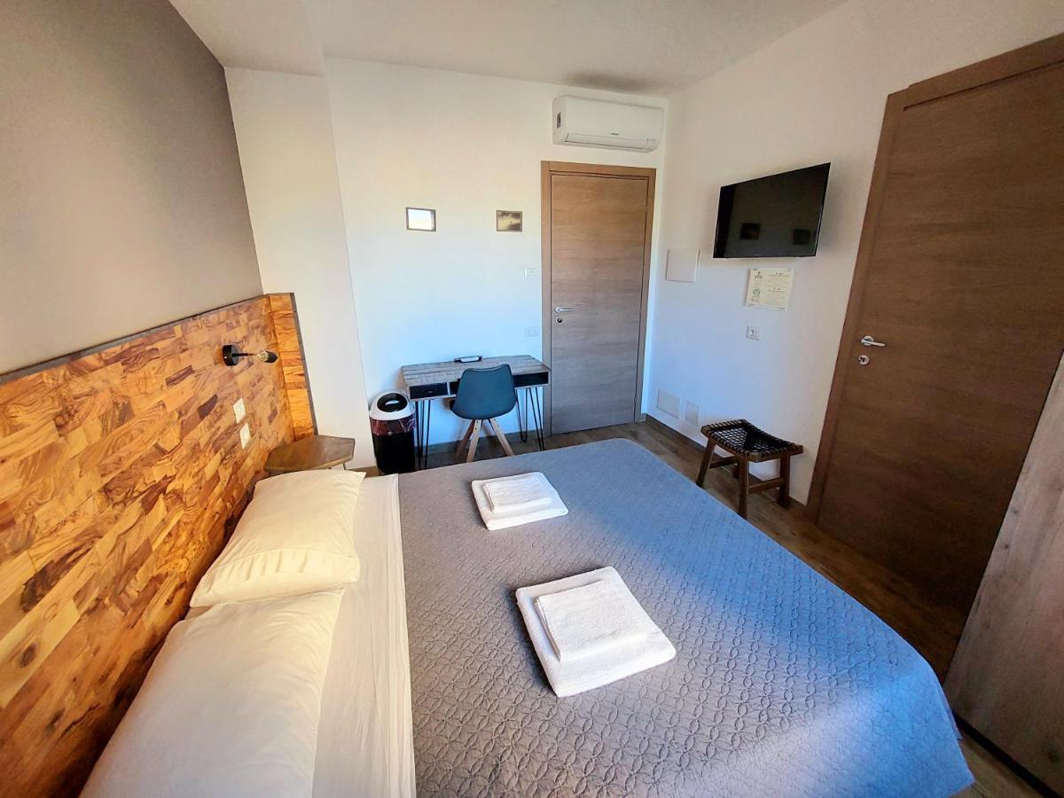 Arya Cagliari Hotel ภายนอก รูปภาพ